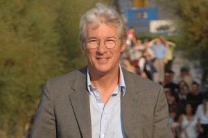 20120320 richard gere post 300x199 Семейные дрязги Ричарда Гира